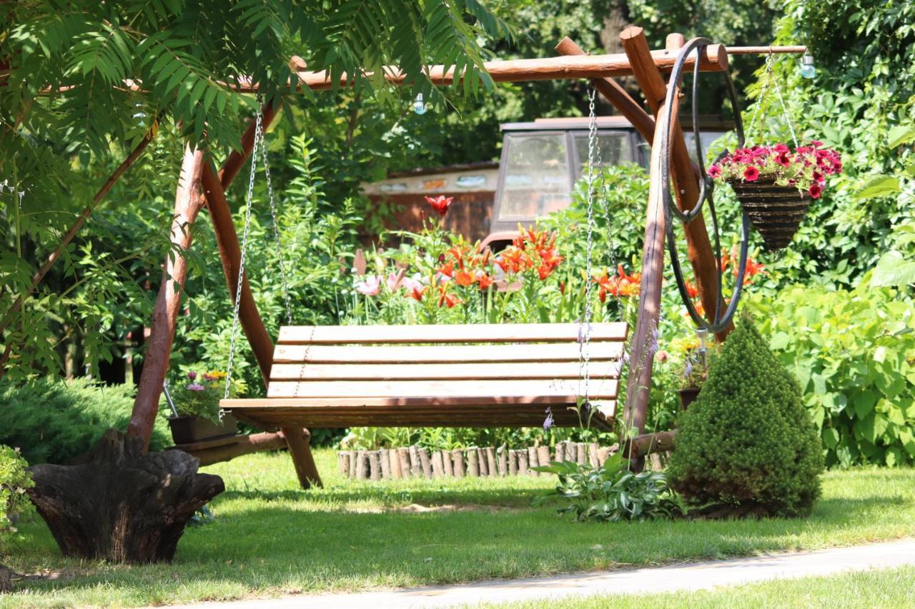 Domek pod lasem Majdan Stulenski Exteriér fotografie